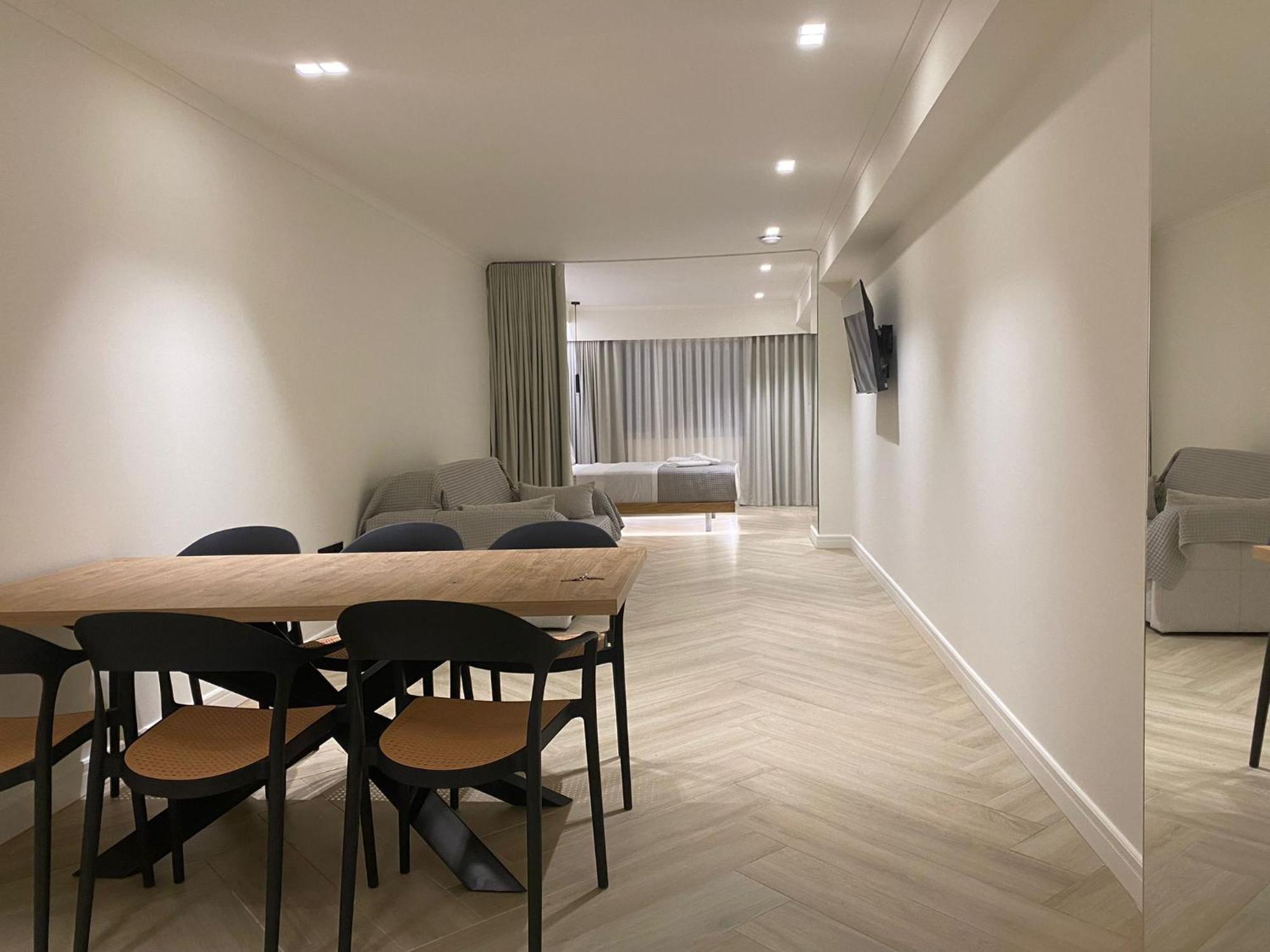 Triple A - Near Ermou Shopping Street - Family Hospitality - Free Parking! Aparthotel Athens Exterior photo
